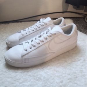Womens Nike Blazers Low. Sz 8.5